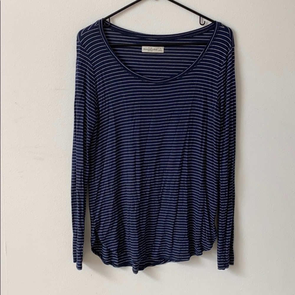 Abercrombie and Fitch Long sleeve flow tee